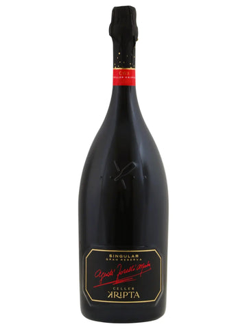 Magnumfles Kripta Brut Nature Gran Reserva in amfoorvorm met etiket zichtbaar